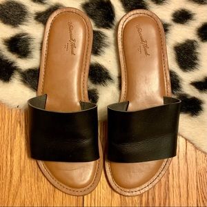 Sz 6 Faux Leather Slides 🌞 Fashion Sandals